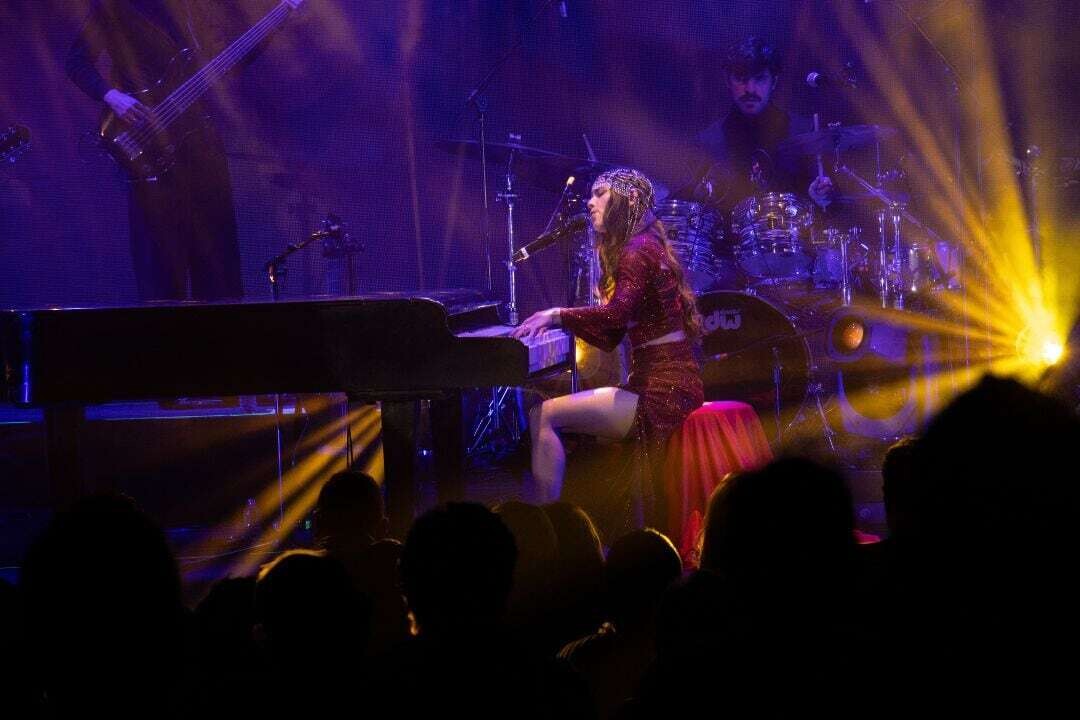 Деби Нова удивила в Лунарио волшебной ночью