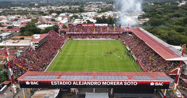 Костариканский футбольный клуб Алахуэленсе хранит сердце своего кумира в стадионе