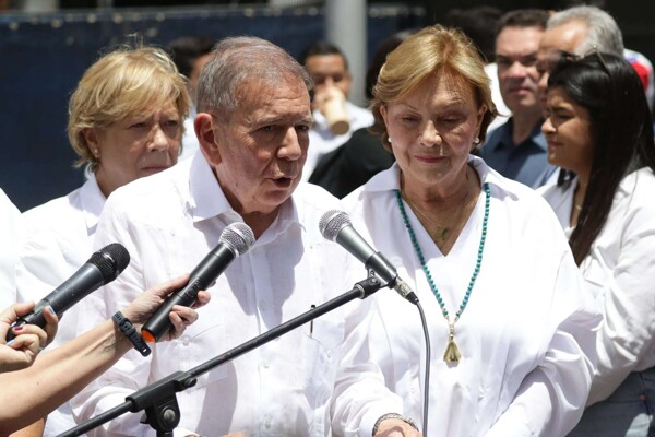 Коста-Рика осуждает мошенничество на венесуэльских выборах