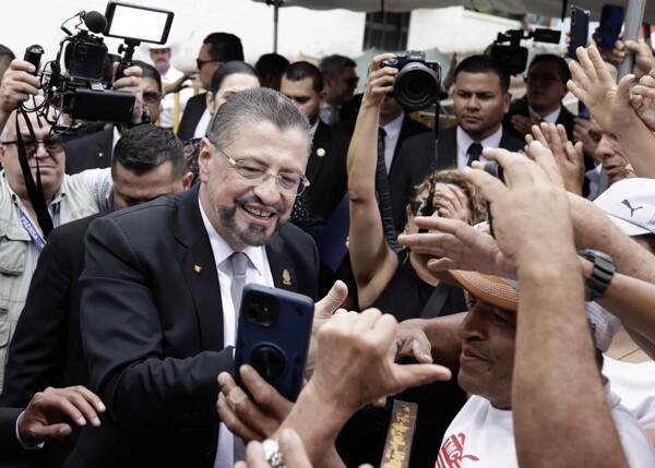 Chaves Critiques State Powers in Costa Rica